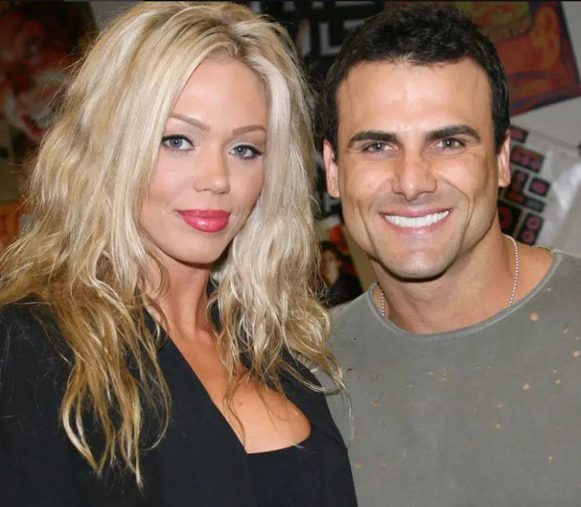 Ünlü model Loni Willison ön dişleri dökük yine çöp toplarken görüntülendi - Resim: 22